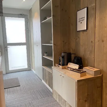 Grote In Centrum Met Badkamer ! Oda ve Kahvaltı